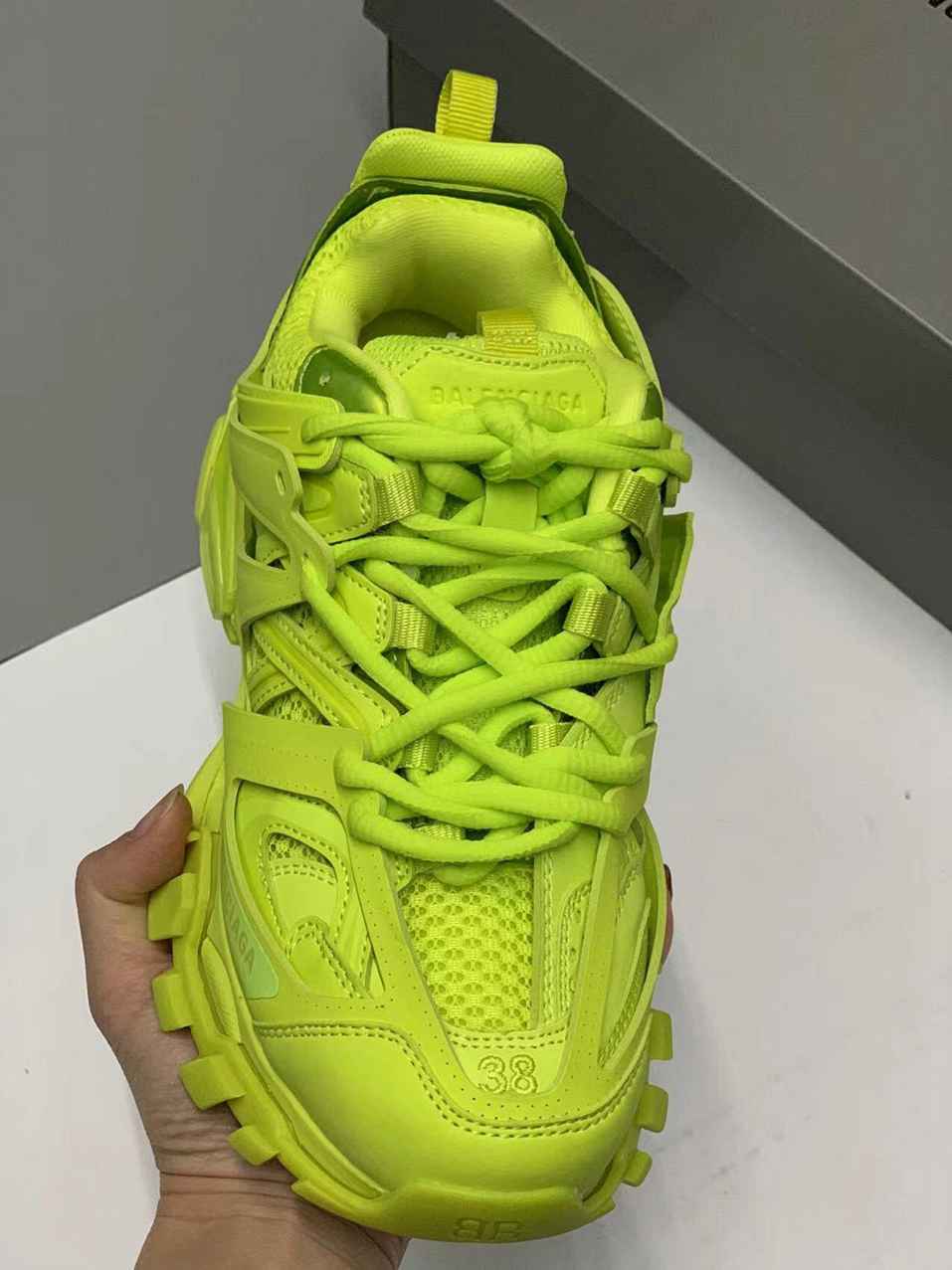 BALENCIAGA TRACK 3.0 x VERT