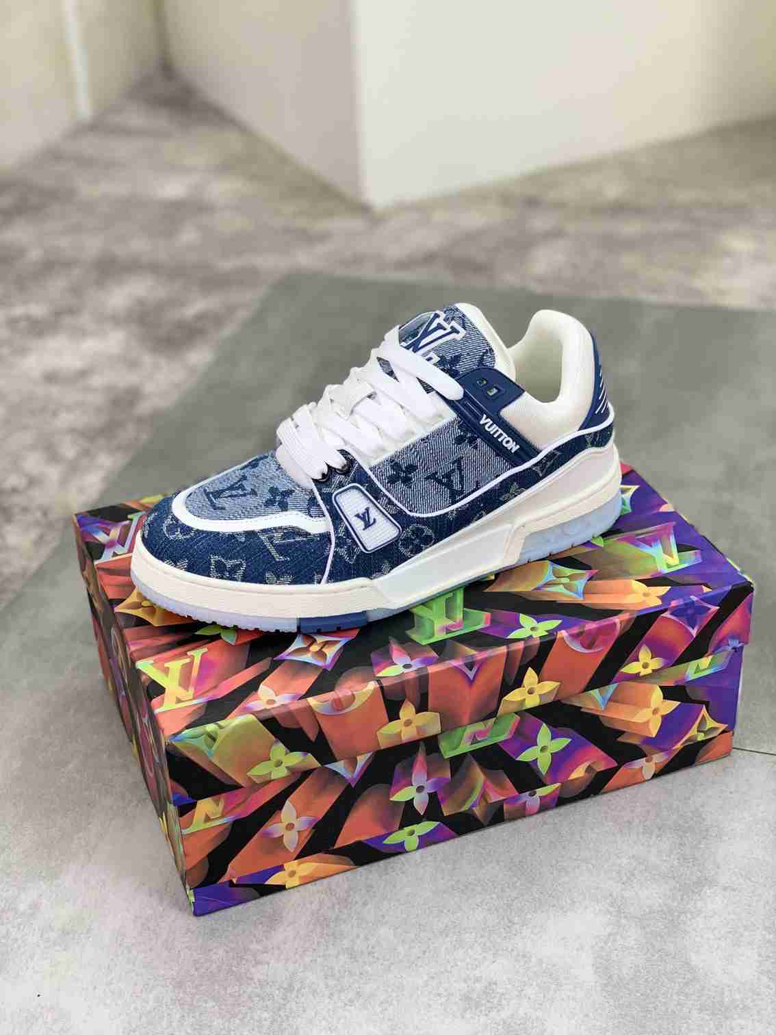 Selected Variant Image