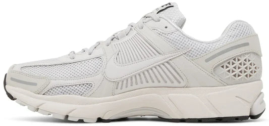NIKE TN VOMERO 5 WHITE