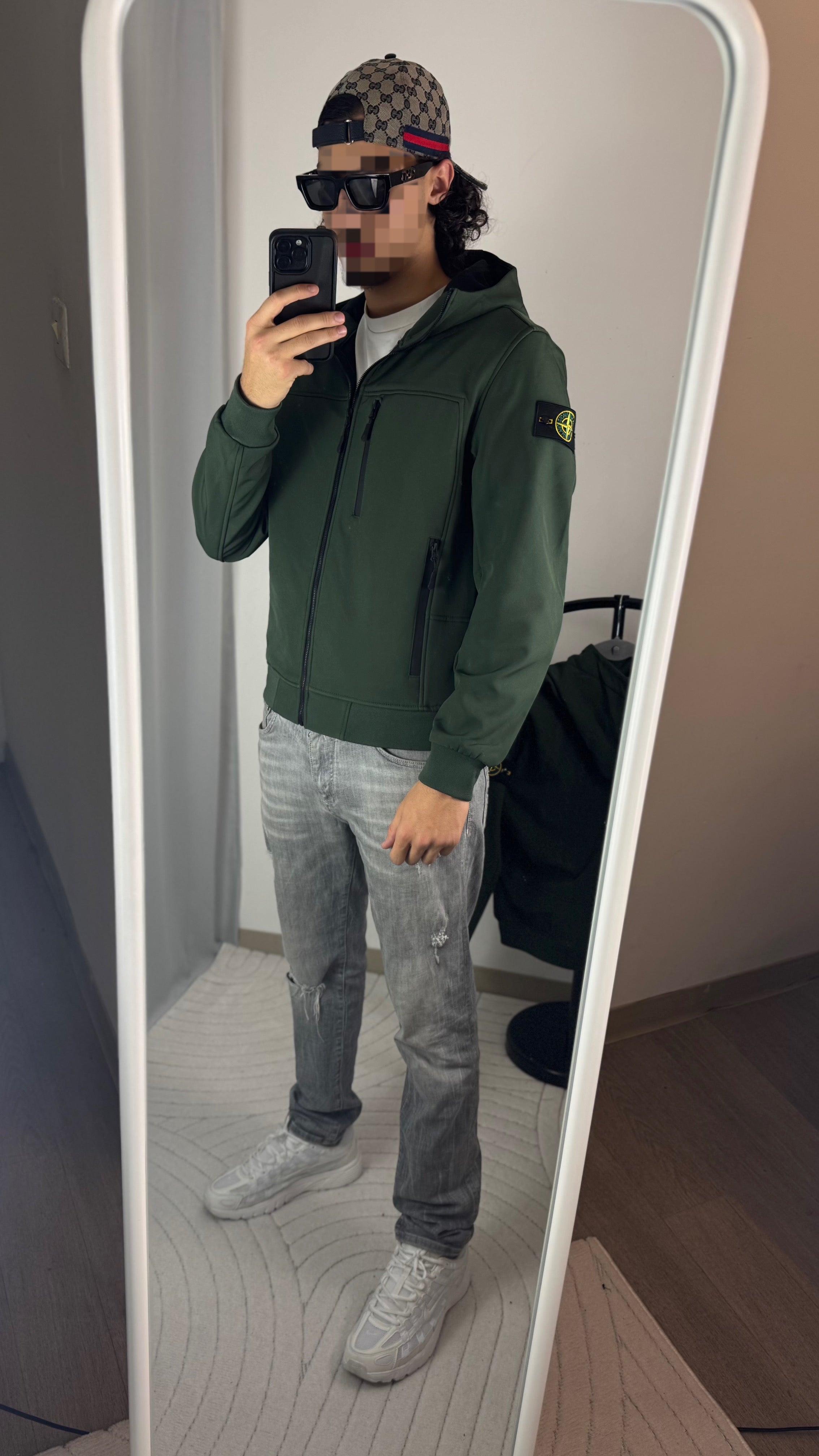 Selected Variant Image