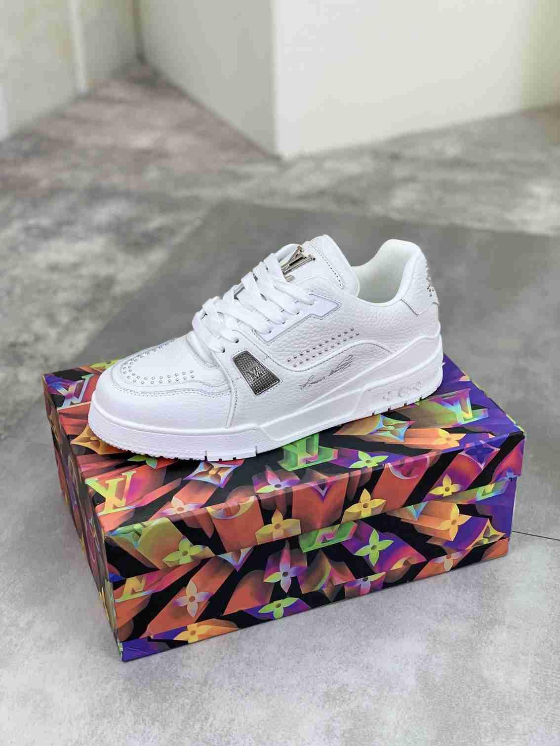 Selected Variant Image