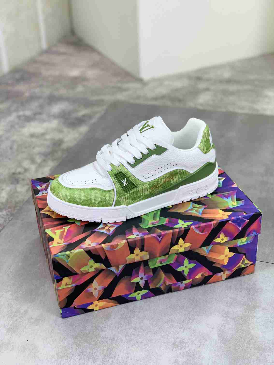 Selected Variant Image