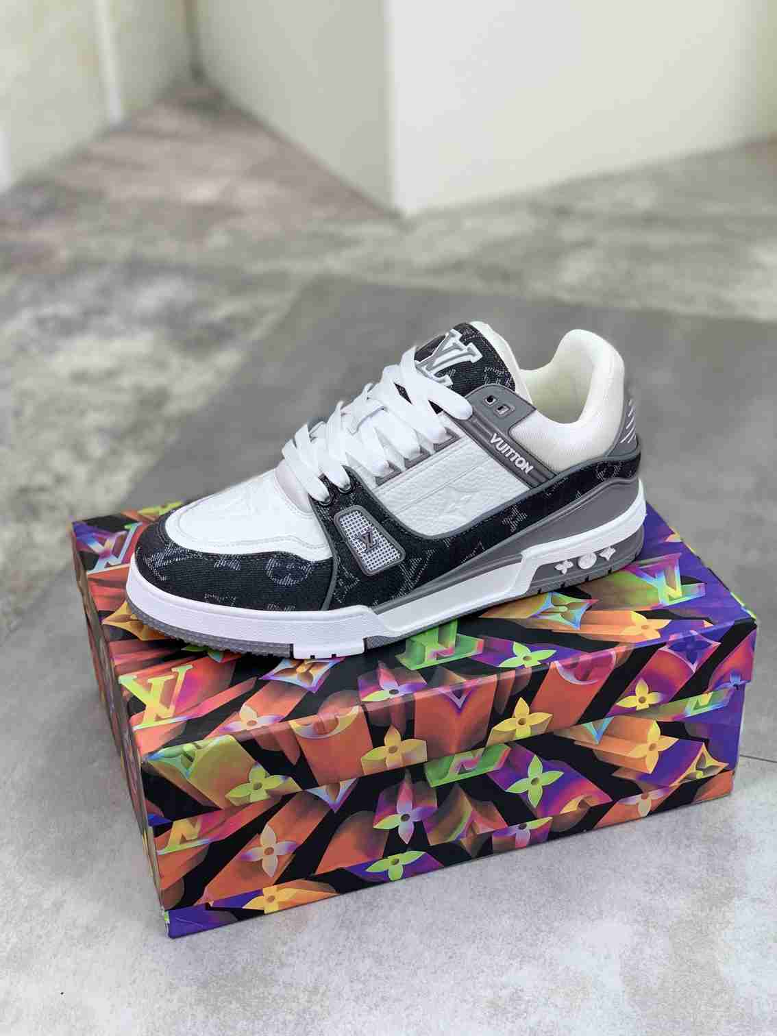 Selected Variant Image