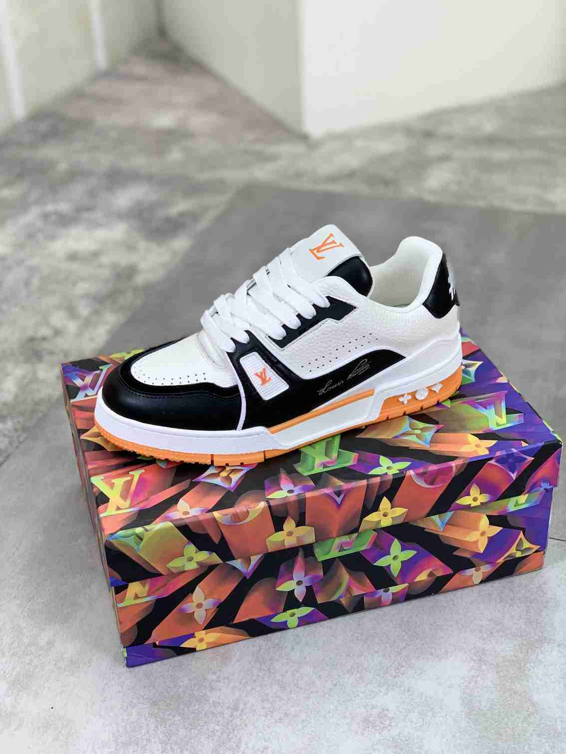 Selected Variant Image