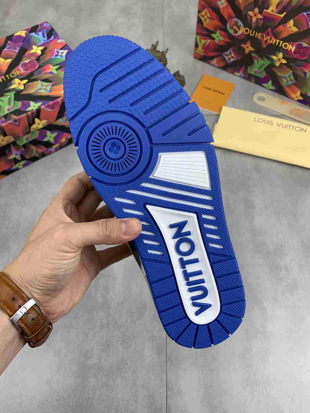 LOUIS VUITTON TRAINER 54