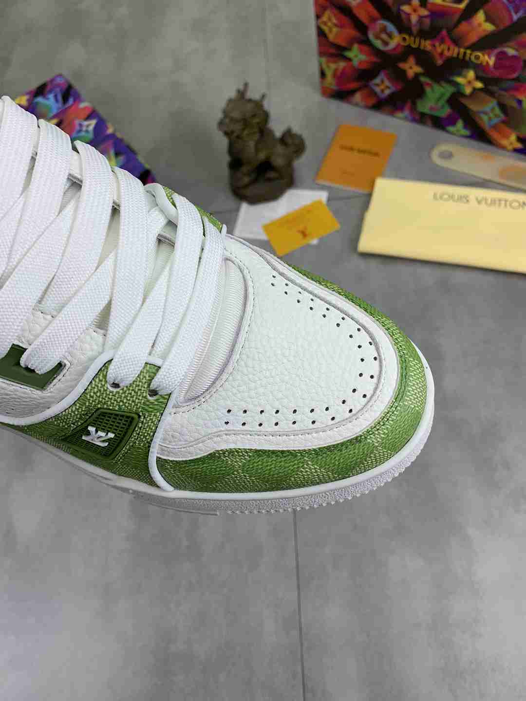 LOUIS VUITTON TRAINER 54