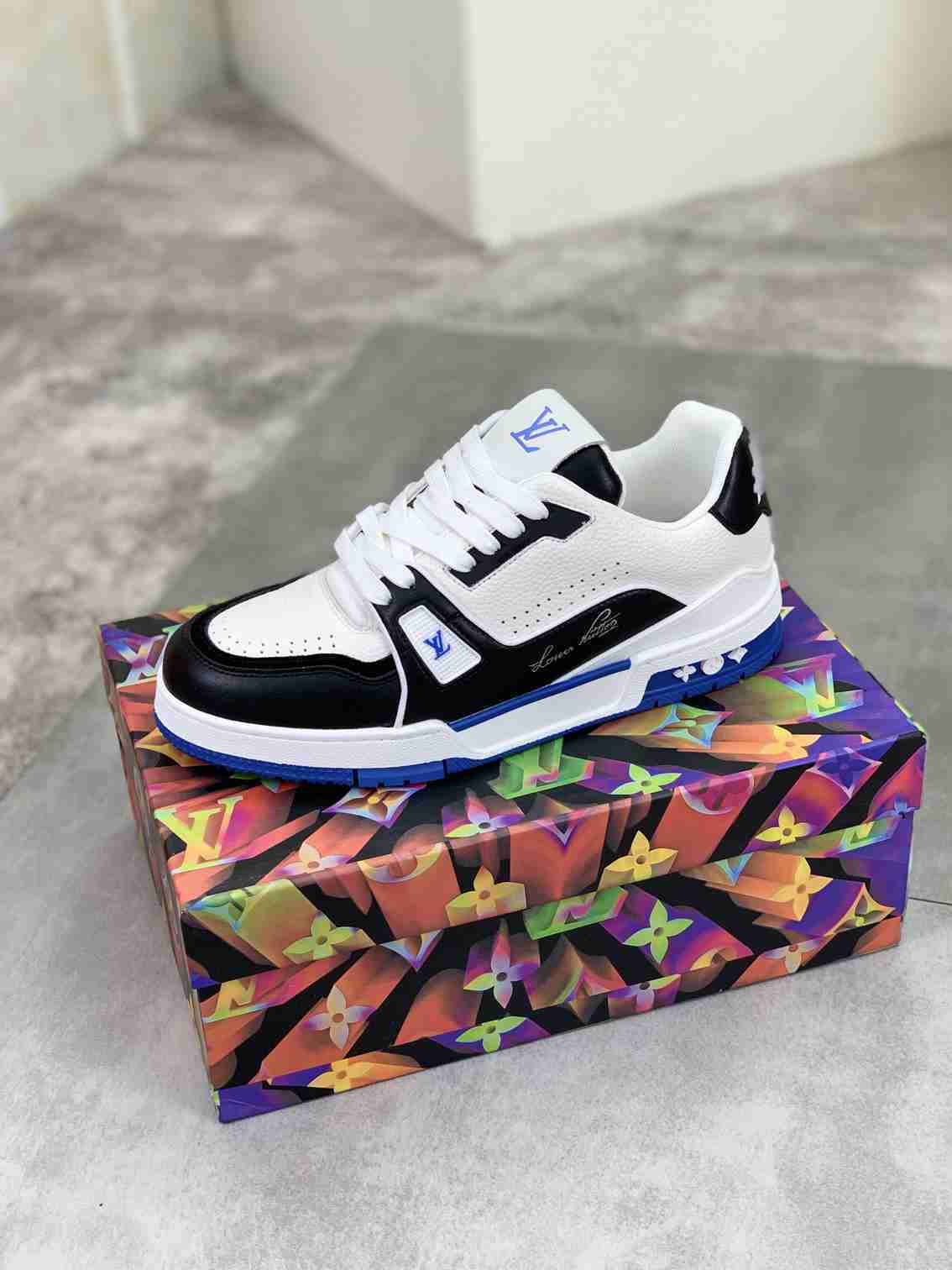 Selected Variant Image