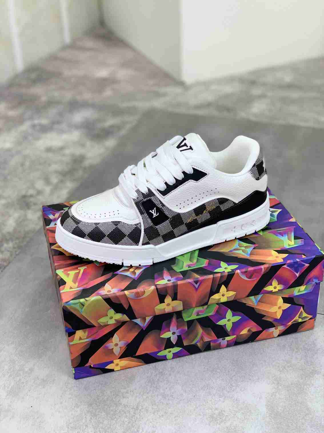 Selected Variant Image