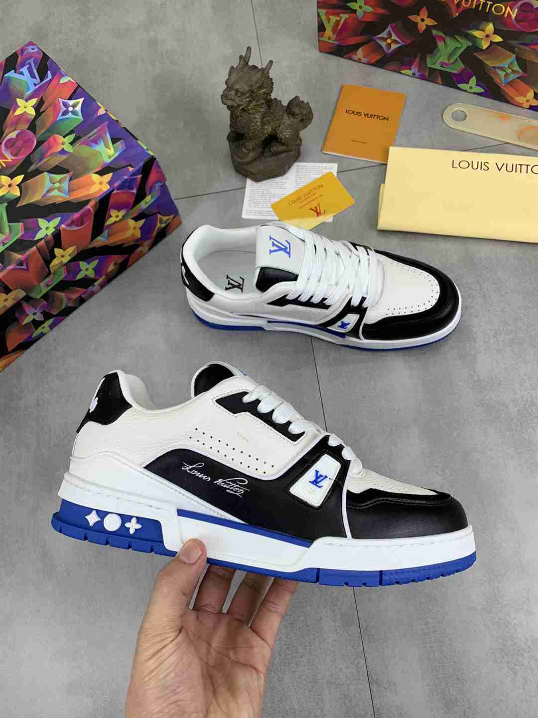 LOUIS VUITTON TRAINER 54